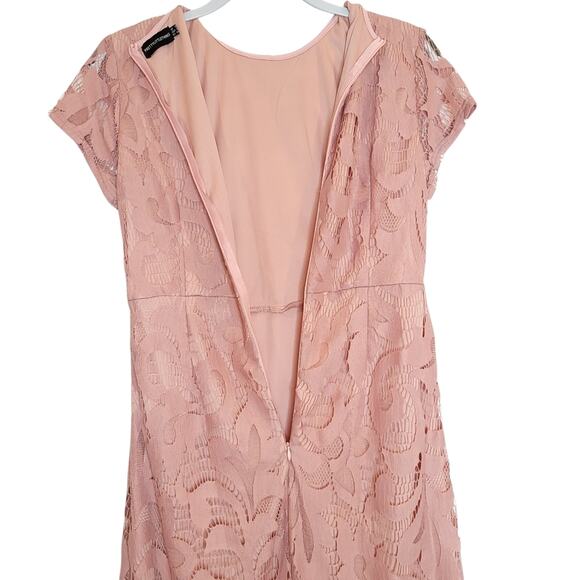 PrettyLittleThing Nude Lace Cap Sleeve Maxi Dress, Size 8, EUC - Picture 4 of 11